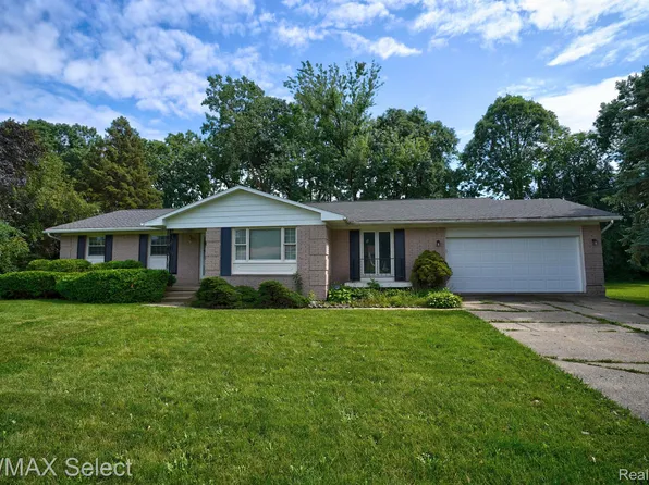 4341 Post Dr, Flint, MI 48532