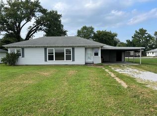 206 E 4th St, Hoffman, IL