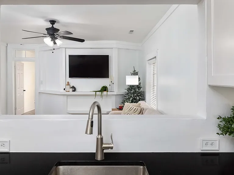 108 Claiborne St — Photo 3