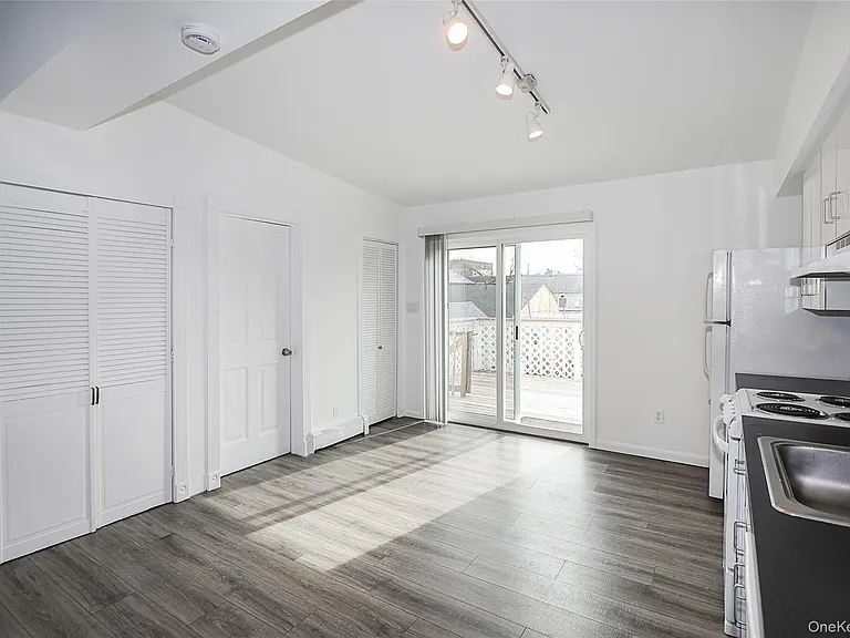75 Maxwell Ave #B — Photo 6