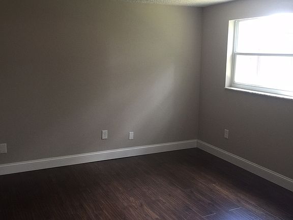 5th image of 8227 Pinehurst Cir