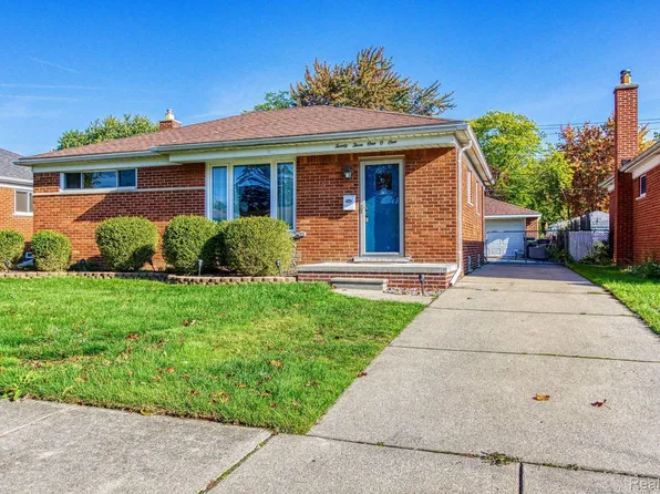 23101 Playview St, Saint Clair Shores, MI 48082