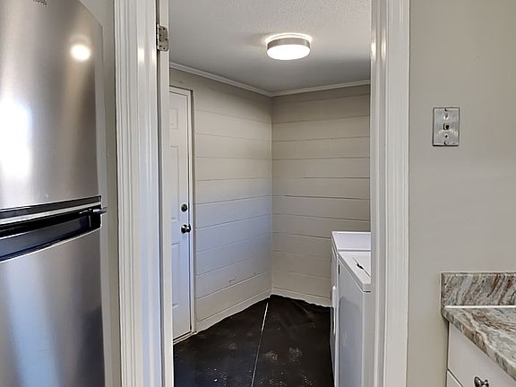 4th image of 2605 E Pine St