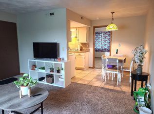 525 W H St APT 7, Swansea, IL 62226