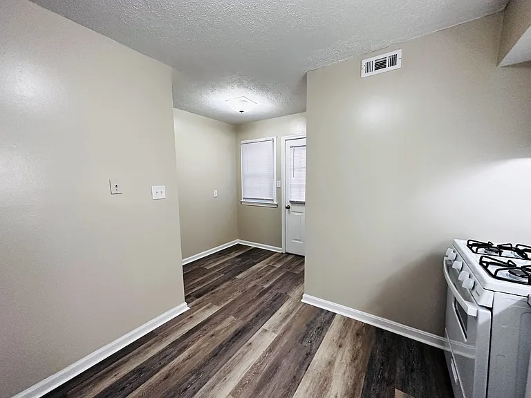 115 Carman Ave #24 — Photo 11