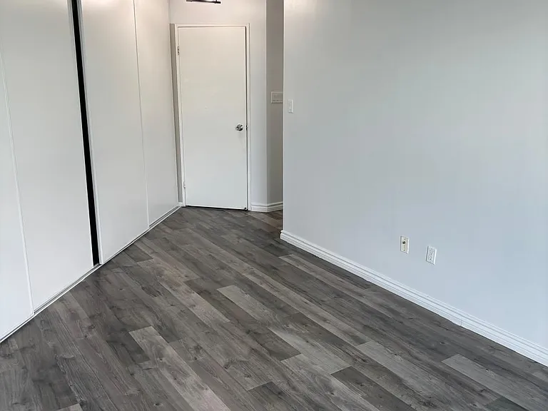 10 Dean Park Rd #1101 — Photo 22
