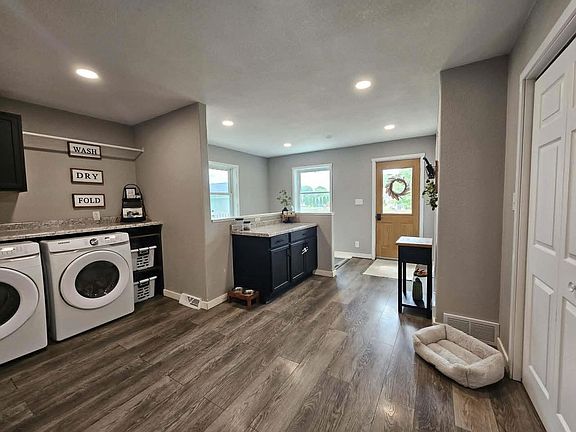 3rd image of 119331 LARCH STREET