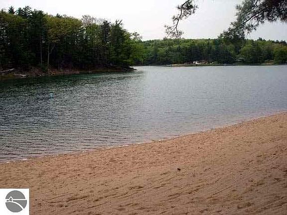 5th image of 2360 Barbeau Dr