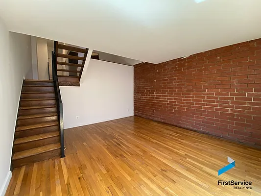 Rented by FirstService Realty (legacy) | media 35