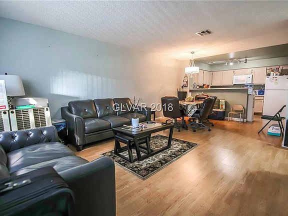 5th image of 2041 Chertsey Dr Unit D