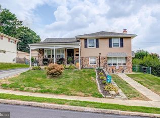 213 Carlton Dr, Broomall, PA 19008