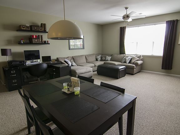 Dining room / Living room