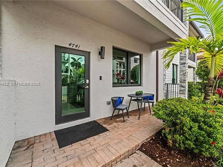 4741 NW 84th Ave #Townhouse 4741 — Photo 3