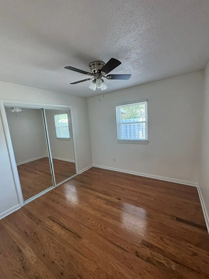 3 bed 2 bath in Midtown! Available now! — Photo 4