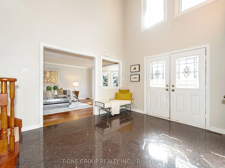 382 Elgin Mills Rd W — Photo 5