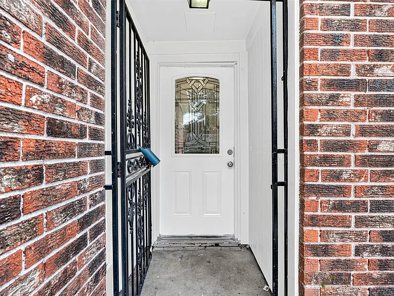 11239 Carvel Ln — Photo 6
