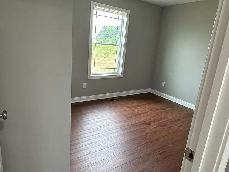 Guest bedroom 1.