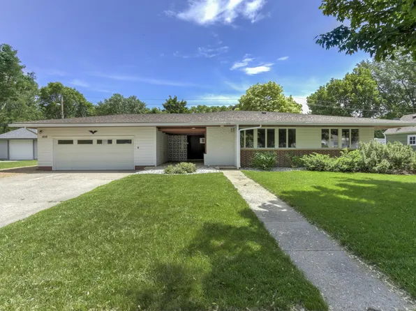1616 Hennepin Ave N, Glencoe, MN 55336