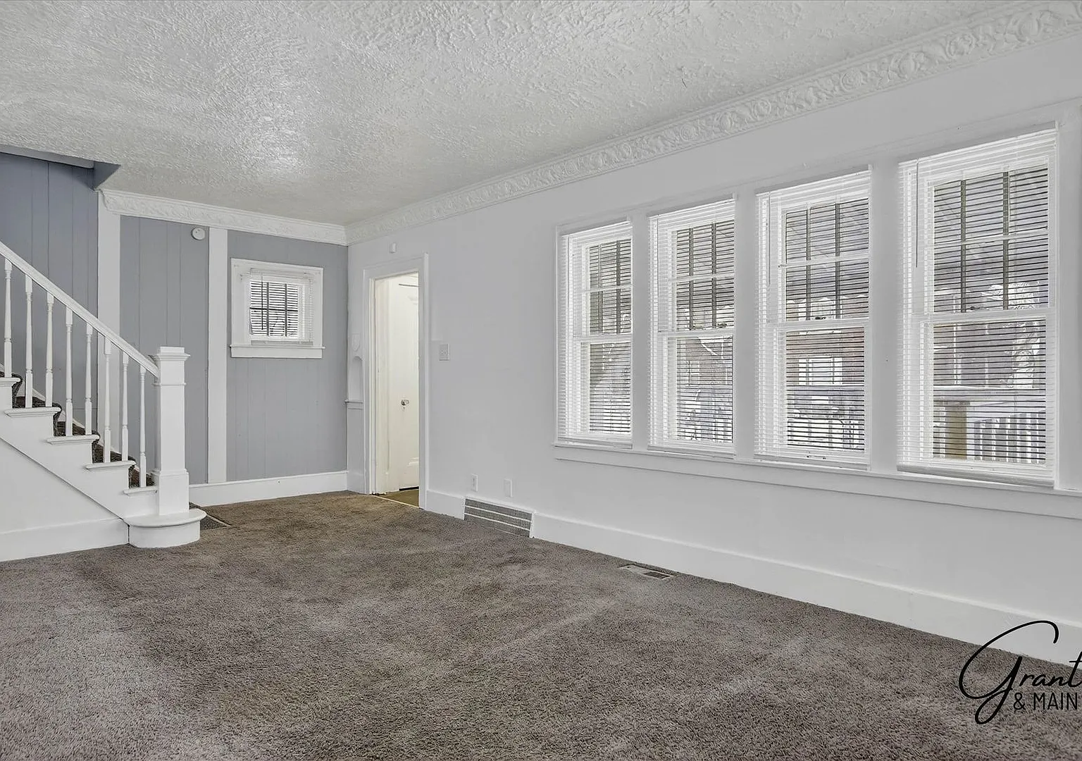 $1,420 - West Side 3 bedroom — Photo 3