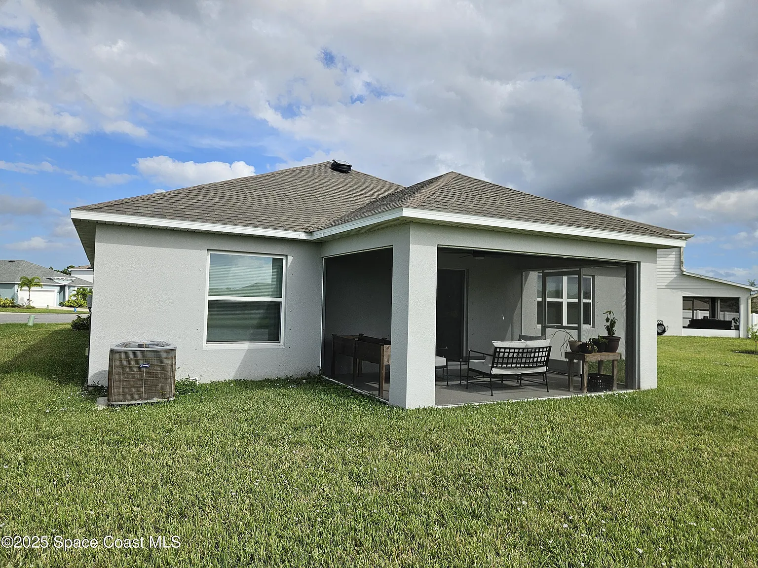 3 bed, 2.0 bath, 1660 sqft, $2,300 — Photo 4