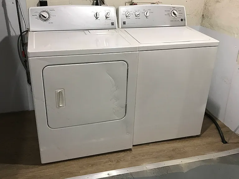 Washer & Dryer included!