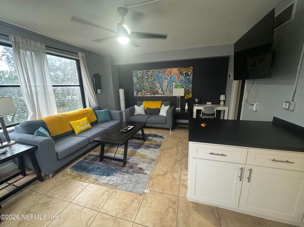 311 W Ashley St APT 301