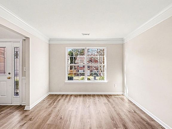 4th image of 1020 Buckingham Ter