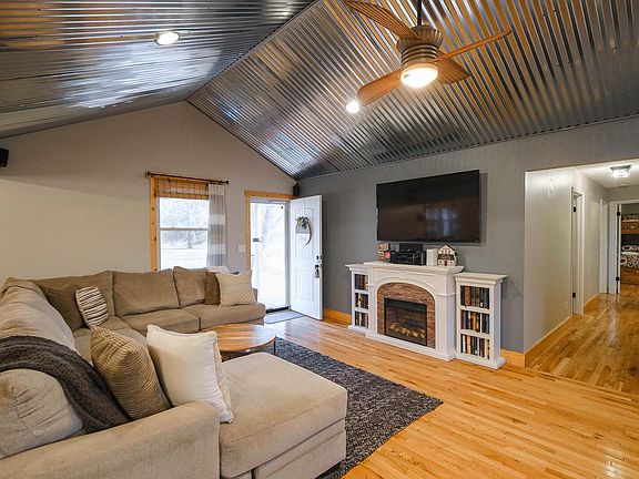 4th image of 115 Hunters Ln
