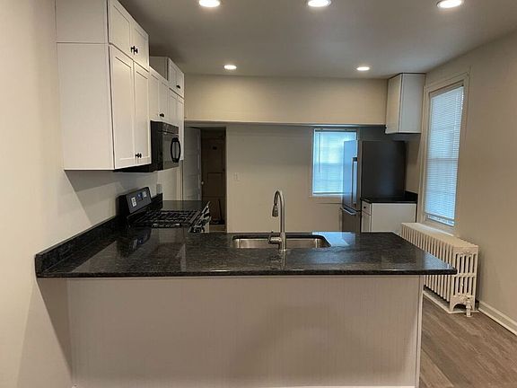 3rd image of 309 Cherry St APT 1
