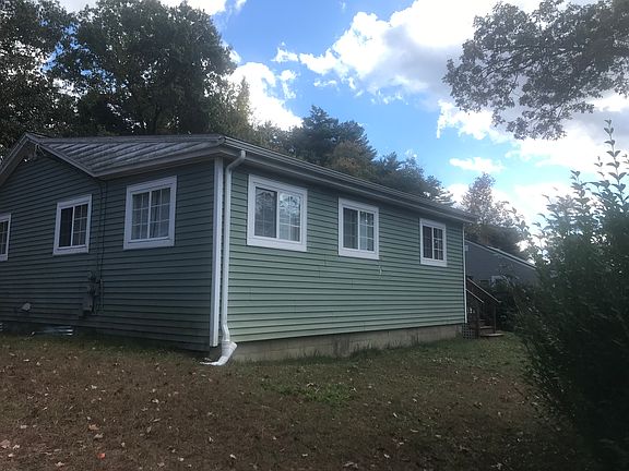 2nd image of 8 Oak Ave