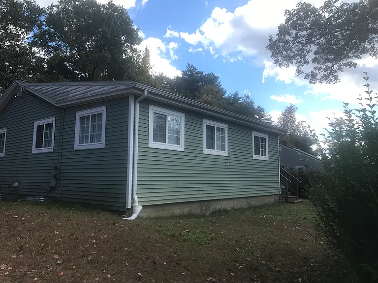 8 Oak Ave — Photo 2