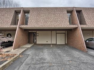 631 Cedar Ridge Ln, Mechanicsburg, PA