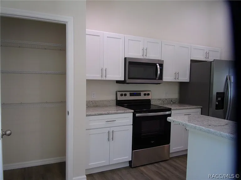 916 Independence Hwy — Photo 17