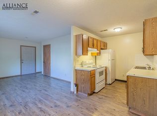 Bluemont Ave. 913, Manhattan, KS 66502