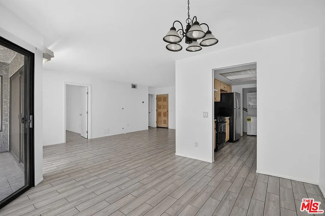 2 bed, 2.0 bath, 1600 sqft, $3,495 — Photo 2