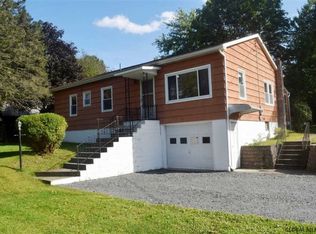 13 Salisbury Rd, Rensselaer, NY 12144