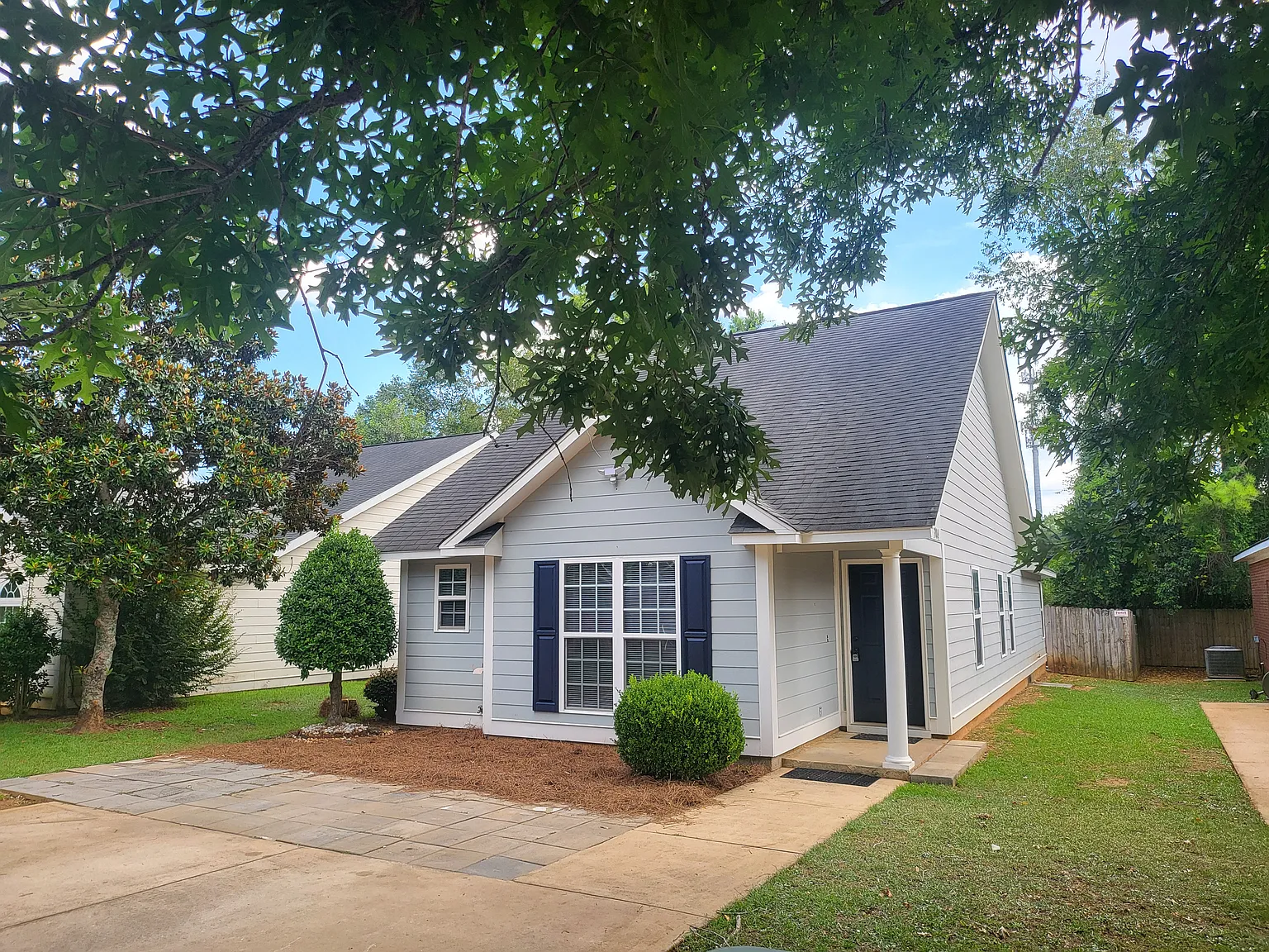 3 bed, 1190 sqft, $1,695 — Photo 1