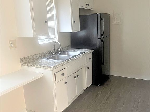 4th image of 630 Silverwood Ave #1