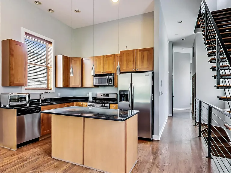 1022 N Wood St #3 — Photo 8