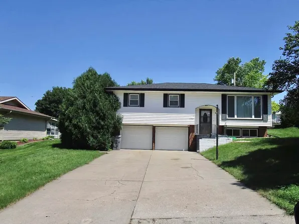 2202 Highland Dr, Norfolk, NE 68701