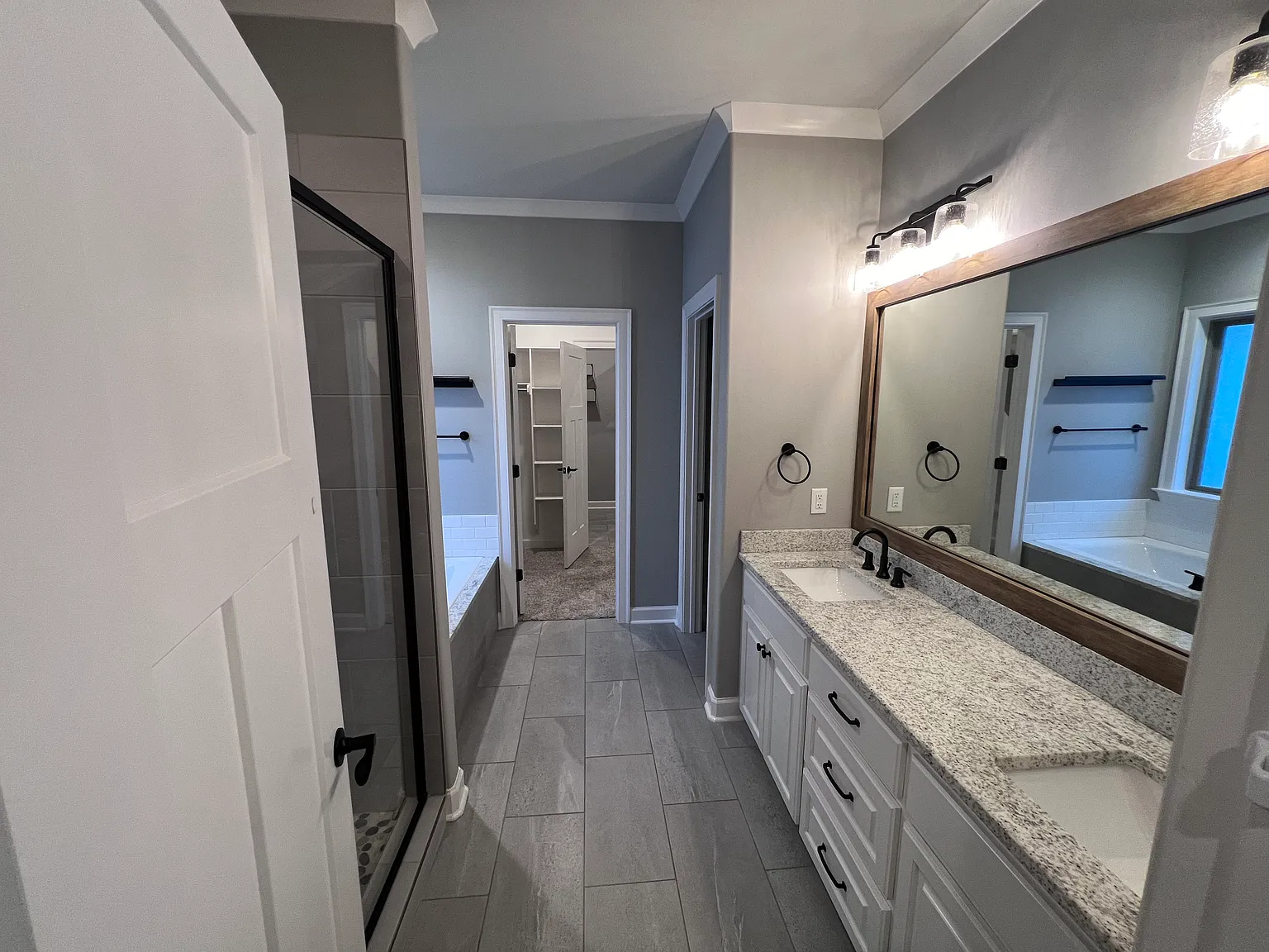 4 bed, 2116 sqft, $2,500 — Photo 4