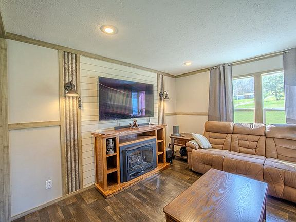 3rd image of 316 Morris Demps Rd