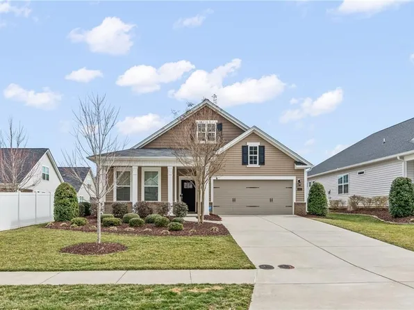 4521 Sapphire Ct, Clemmons, NC 27012