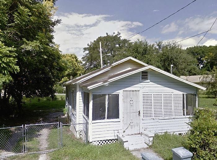 1st image of 427 W Walts Ave