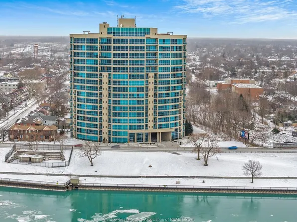 1225 Riverside Dr W #703, Windsor, ON N9A 0A2