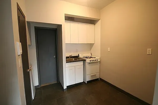 Rented by Bond New York | media 6