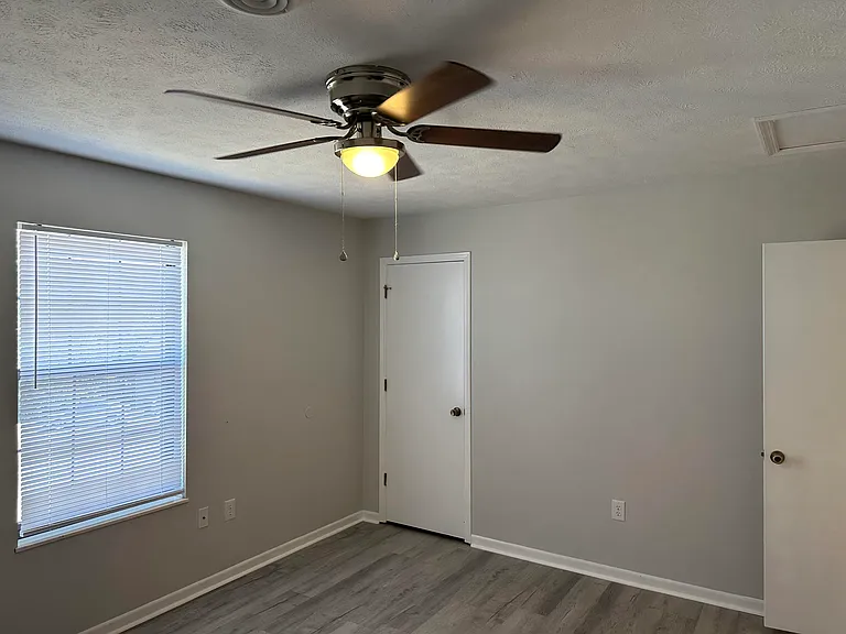 307 Willow Greene Dr — Photo 4