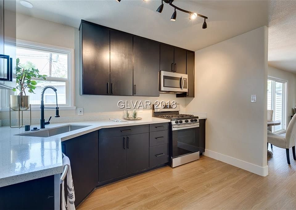 1st image of 1315 E Oakey Blvd