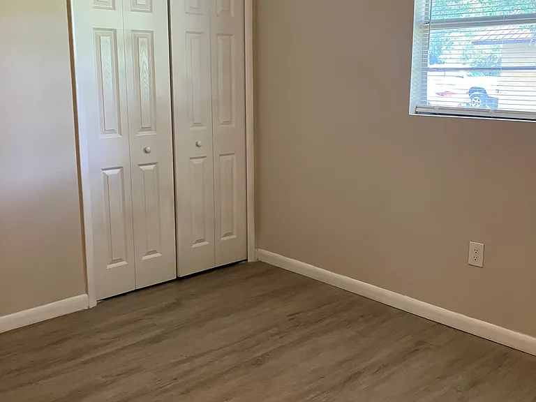 102-106 N Jasper St #110-A — Photo 12
