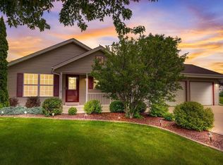 29516 Eagle Ridge Dr, Burlington, WI 53105